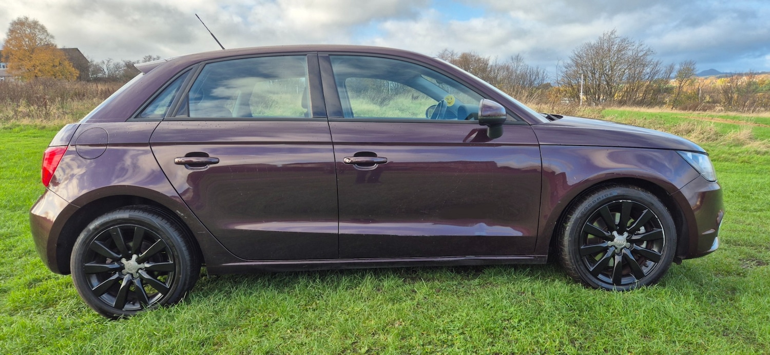 Used Audi A1 2014 for sale - 76559582: Photo 2