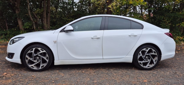 Used Vauxhall Insignia 2017 for sale - 76273051: Photo 2