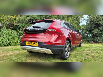 Used Volvo V40 2014 for sale - 79431790: Photo