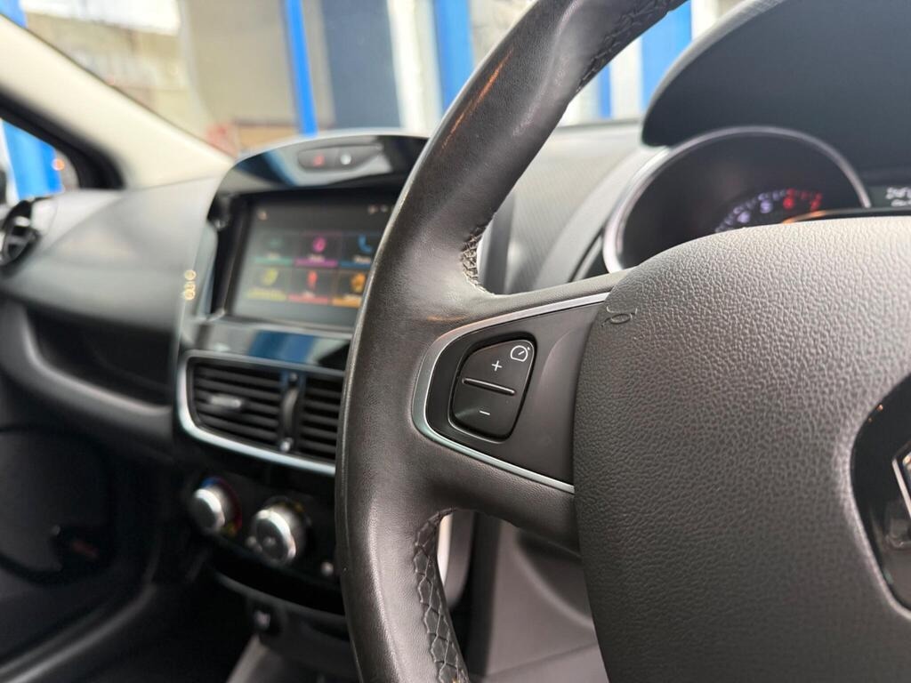 Used Renault Clio 2019 for sale - 76706182: Photo 19