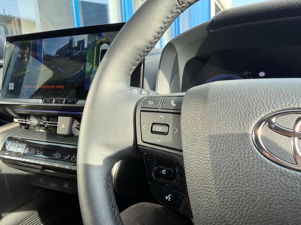 Used Toyota C-HR 2024 for sale - 77963210: Photo 12