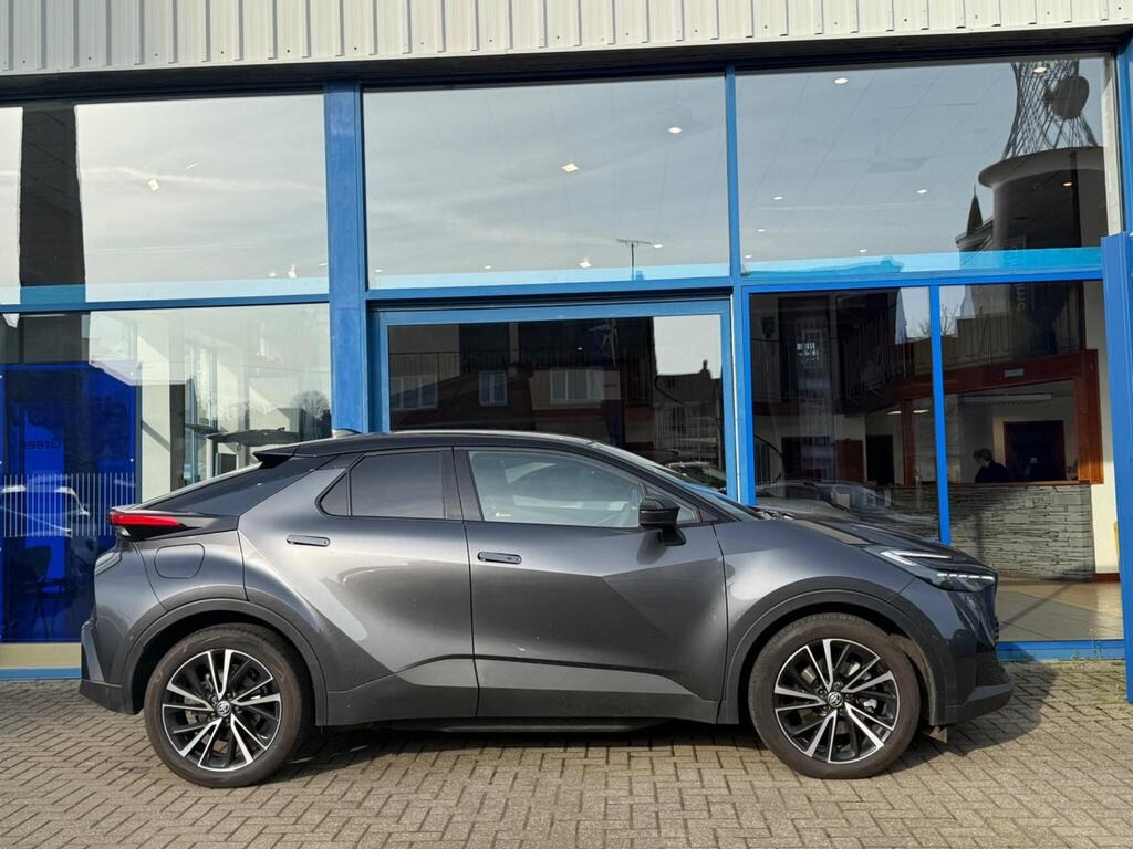 Used Toyota C-HR 2024 for sale - 77963210: Photo 3