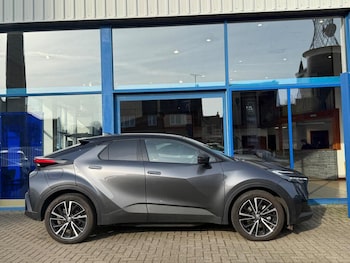 Used Toyota C-HR 2024 for sale - 77963210: Photo