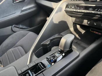 Used Toyota C-HR 2024 for sale - 77963210: Photo