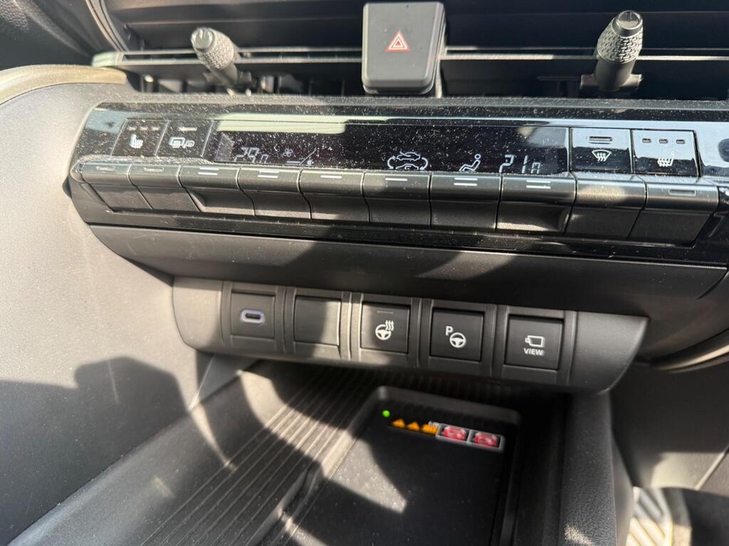 Used Toyota C-HR 2024 for sale - 77963210: Photo 5