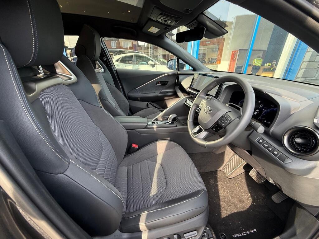 Used Toyota C-HR 2024 for sale - 77963210: Photo 8