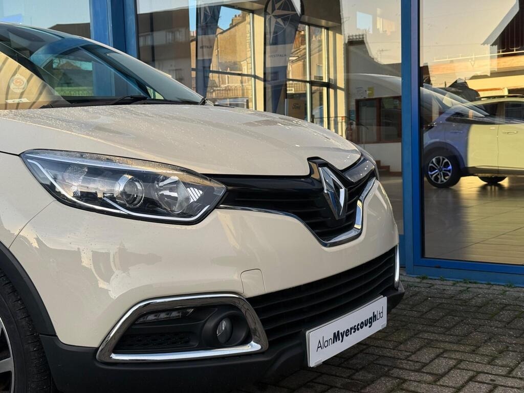 Used Renault Captur 2015 for sale - 77210064: Photo 2