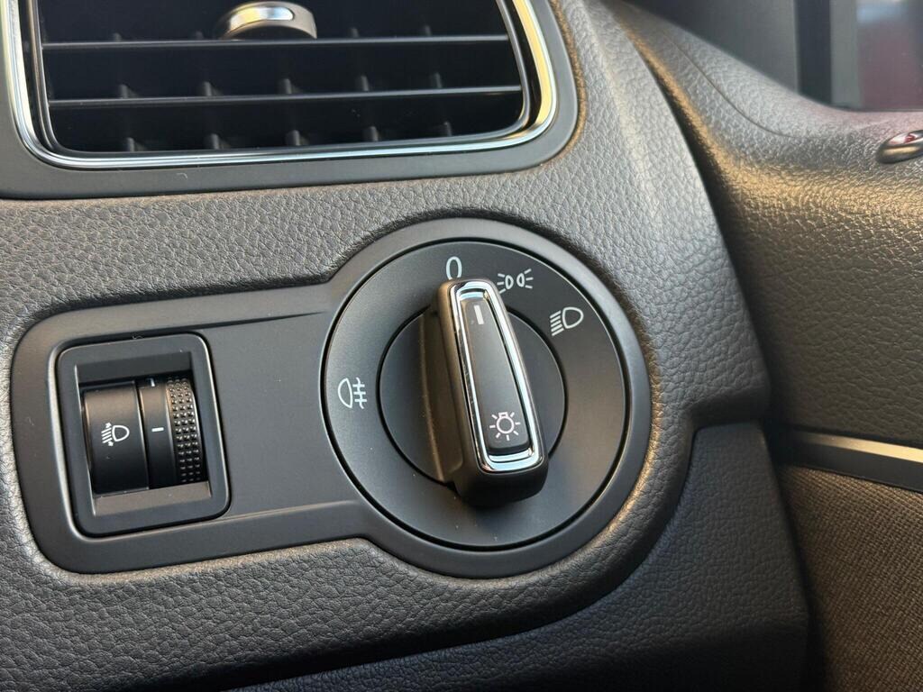 Used Volkswagen Polo 2015 for sale - 77210724: Photo 21