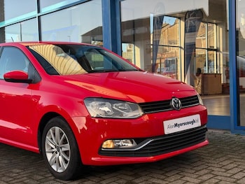 Used Volkswagen Polo 2015 for sale - 77210724: Photo