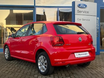 Used Volkswagen Polo 2015 for sale - 77210724: Photo