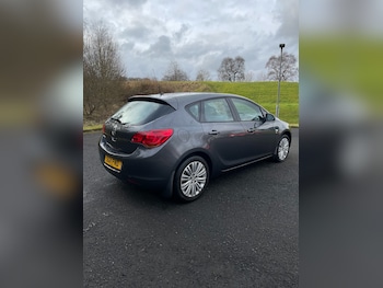 Used Vauxhall Astra 2011 for sale - 77446255: Photo
