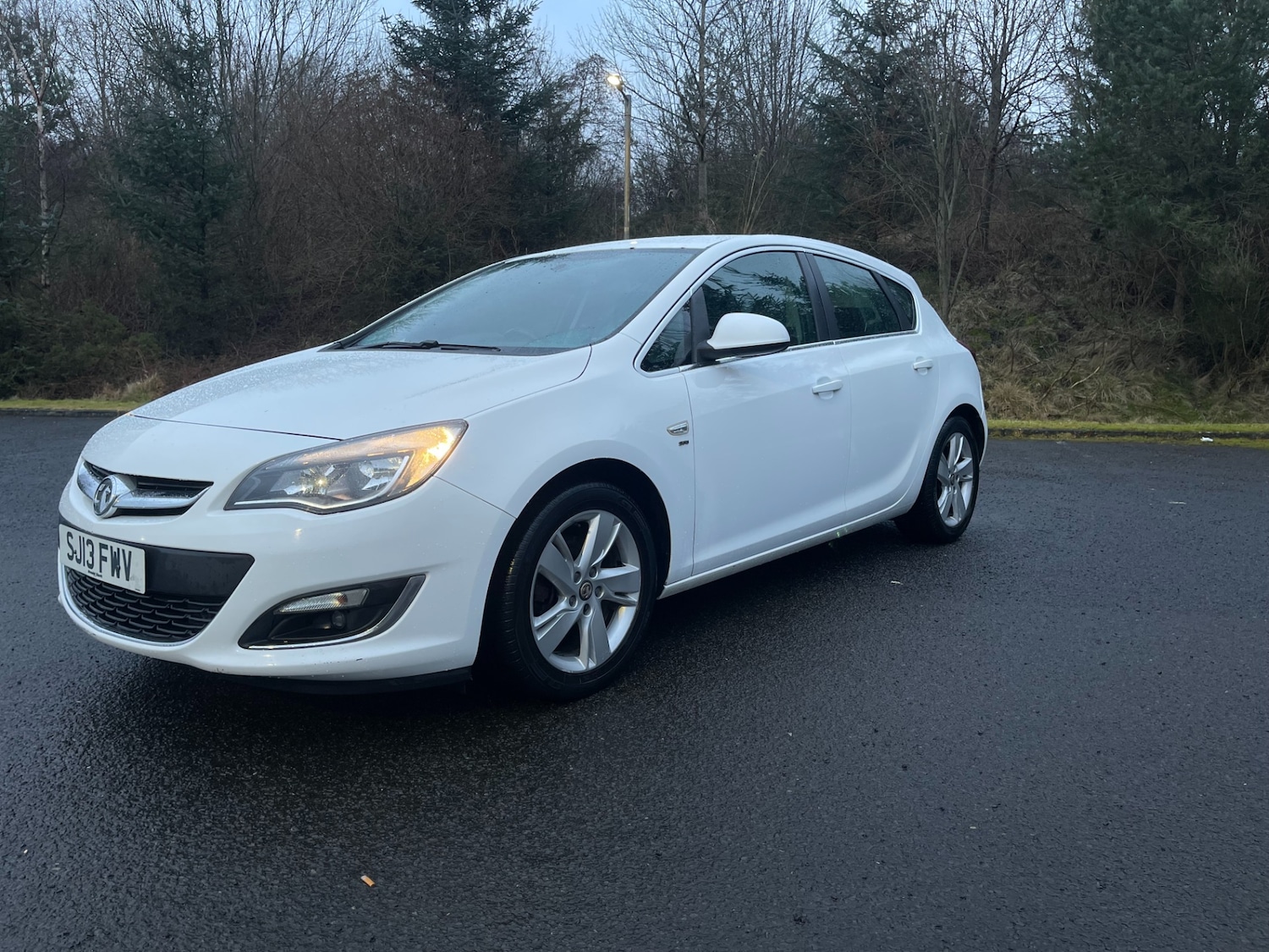 Used Vauxhall Astra 2013 for sale - 77462892: Photo 2