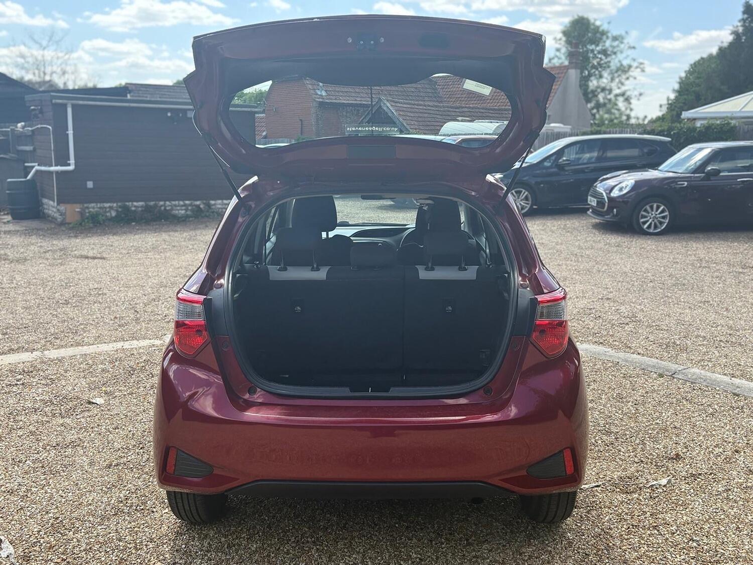 Used Toyota Yaris 2018 for sale - 76313919: Photo 17