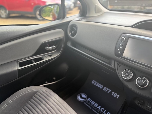 Used Toyota Yaris 2018 for sale - 76313919: Photo 24