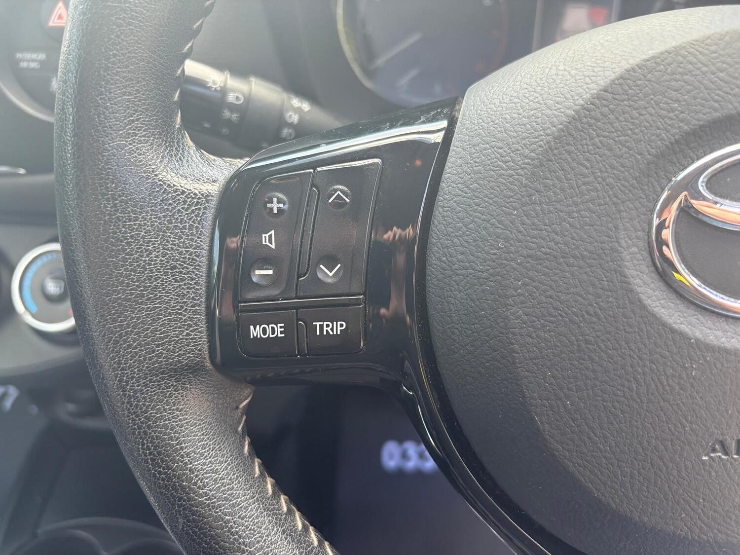 Used Toyota Yaris 2018 for sale - 76313919: Photo 25