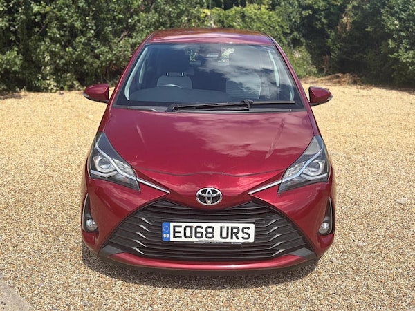 Used Toyota Yaris 2018 for sale - 76313919: Photo 2