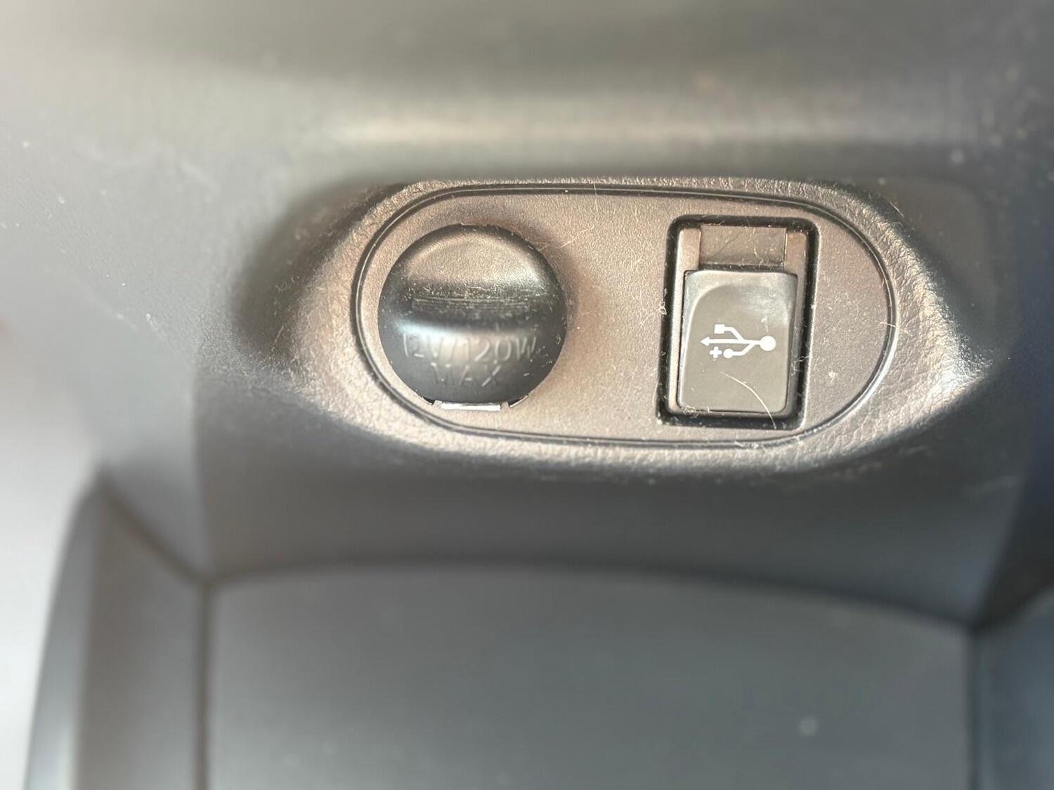 Used Toyota Yaris 2018 for sale - 76313919: Photo 32