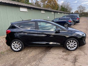 Used Ford Fiesta 2018 for sale - 77494701: Photo