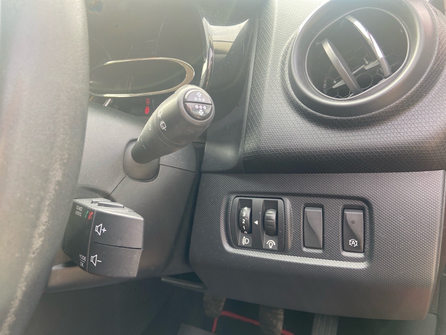 Used Renault Clio 2013 for sale - 78031639: Photo 24