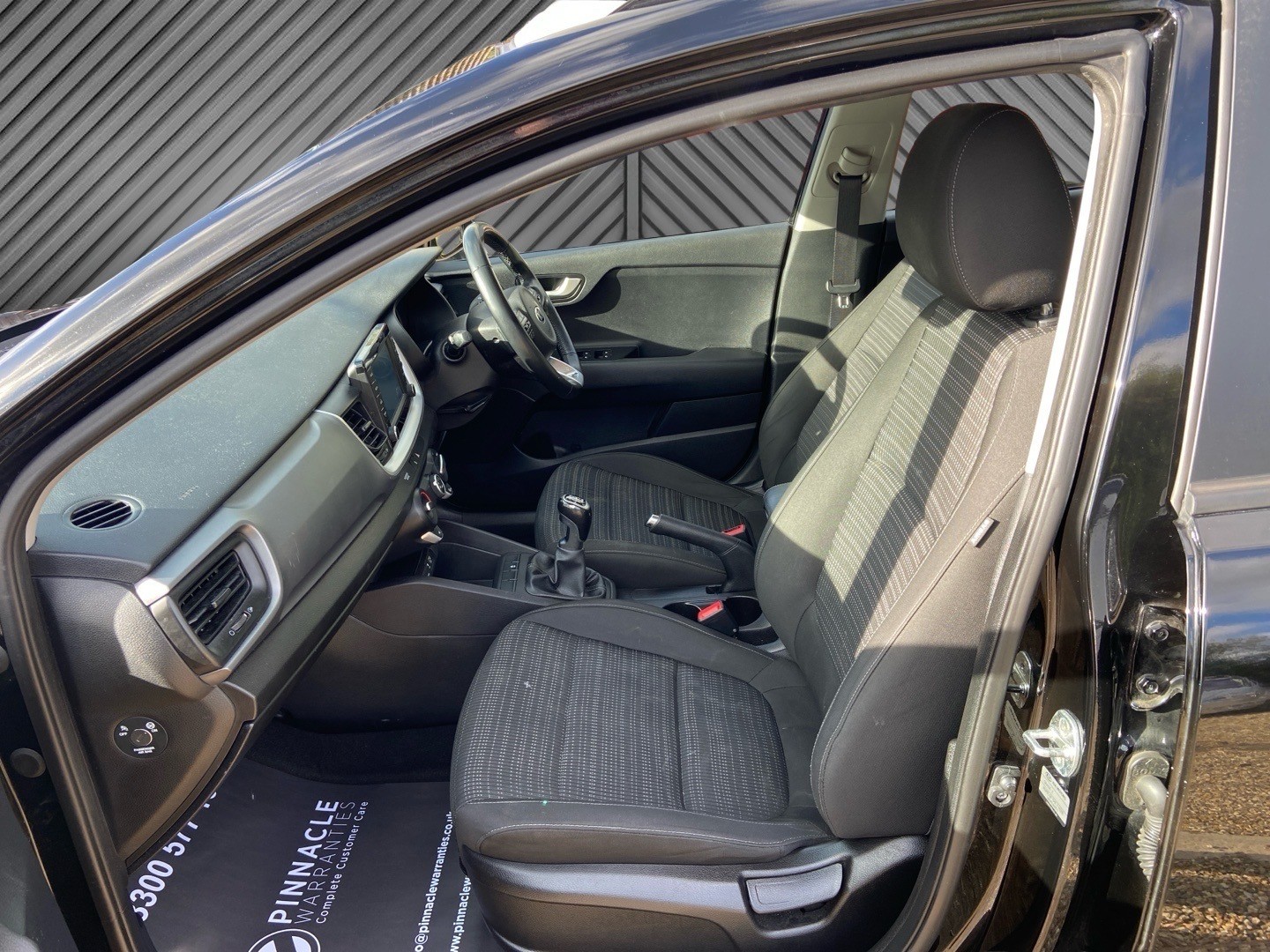 Used Kia Stonic 2018 for sale - 78098239: Photo 12