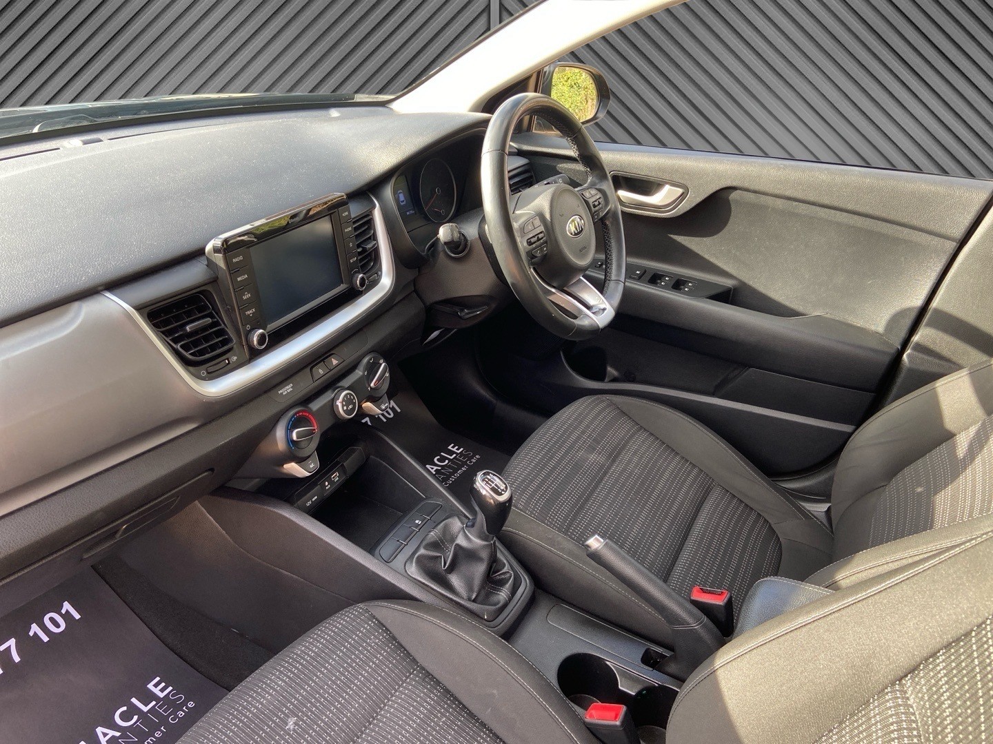 Used Kia Stonic 2018 for sale - 78098239: Photo 14