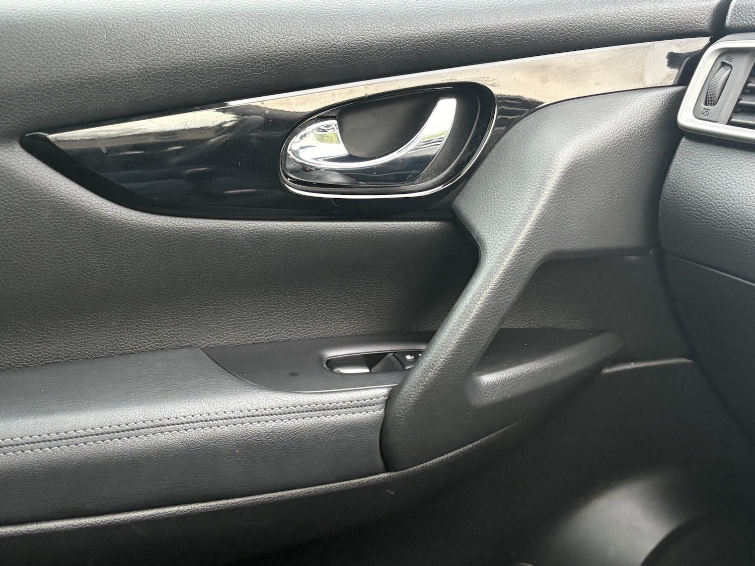 Used Nissan Qashqai 2017 for sale - 76863899: Photo 38