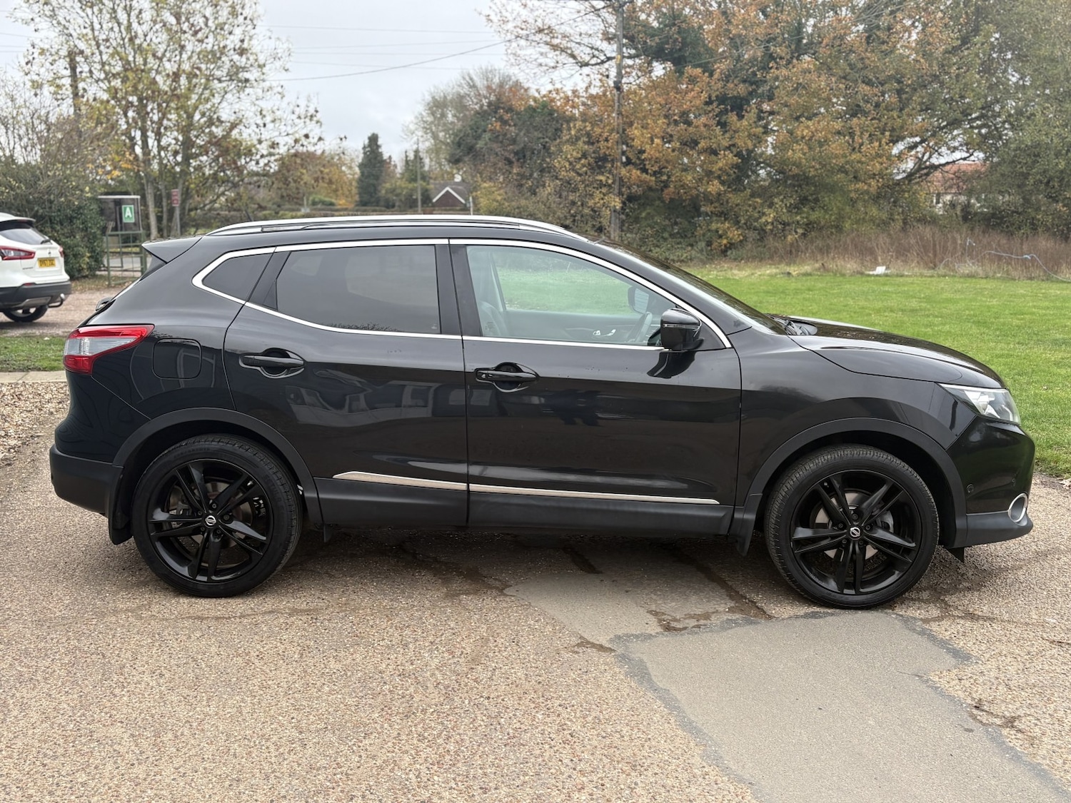 Used Nissan Qashqai 2017 for sale - 76863899: Photo 4