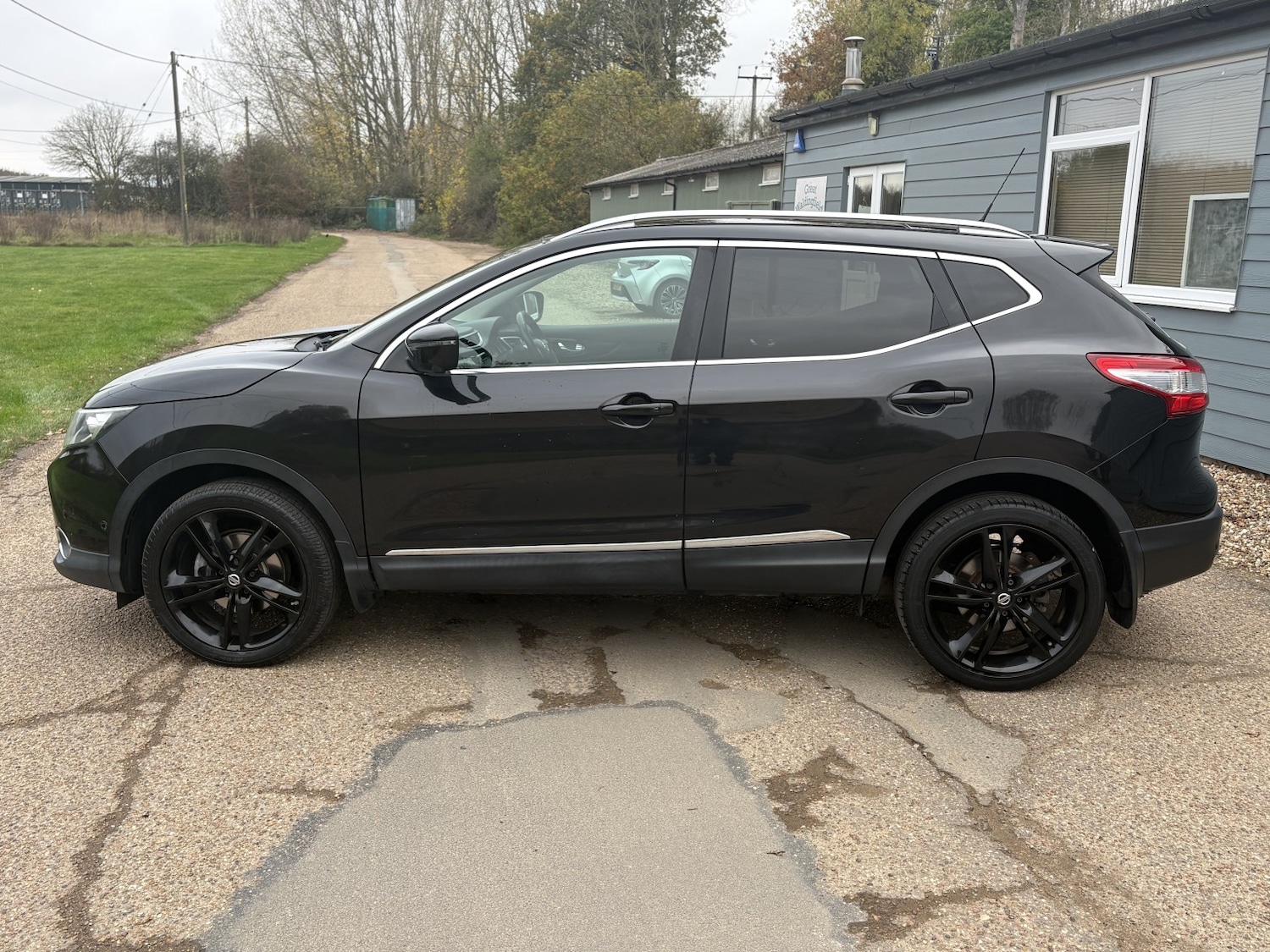Used Nissan Qashqai 2017 for sale - 76863899: Photo 8