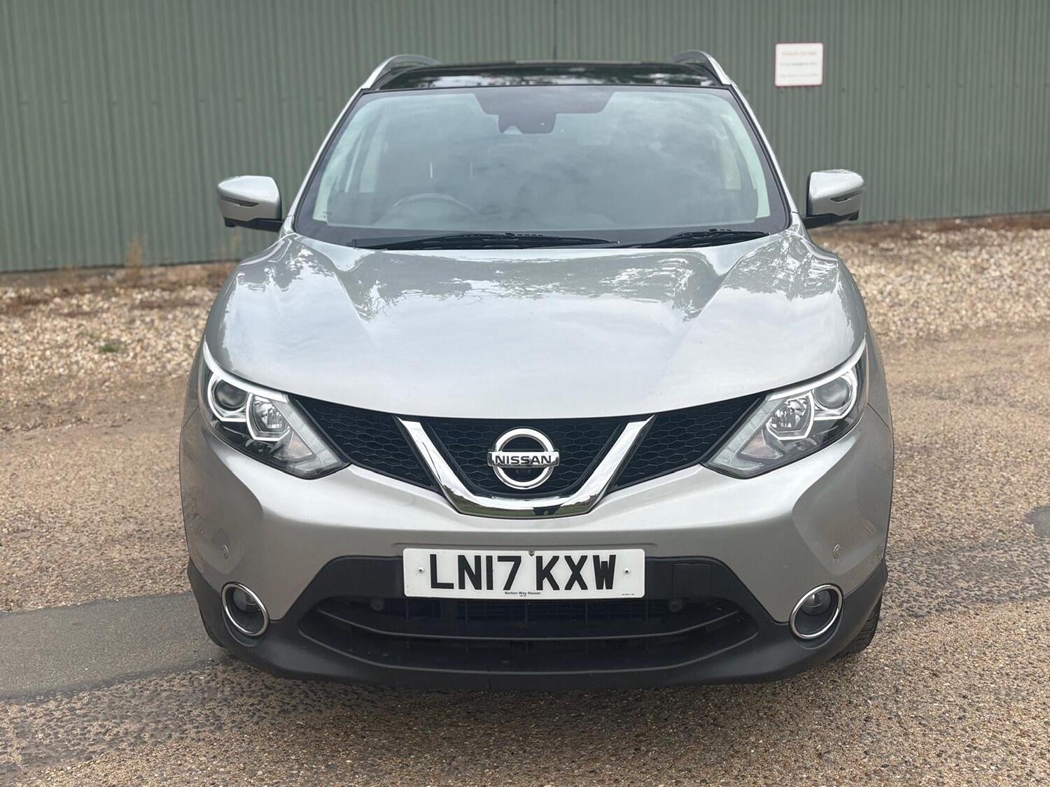 Used Nissan Qashqai 2017 for sale - 76041072: Photo 2