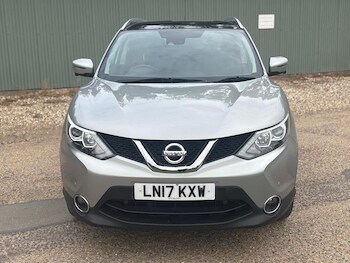Used Nissan Qashqai 2017 for sale - 76041072: Photo 2