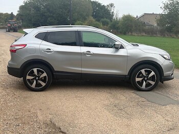 Used Nissan Qashqai 2017 for sale - 76041072: Photo 4