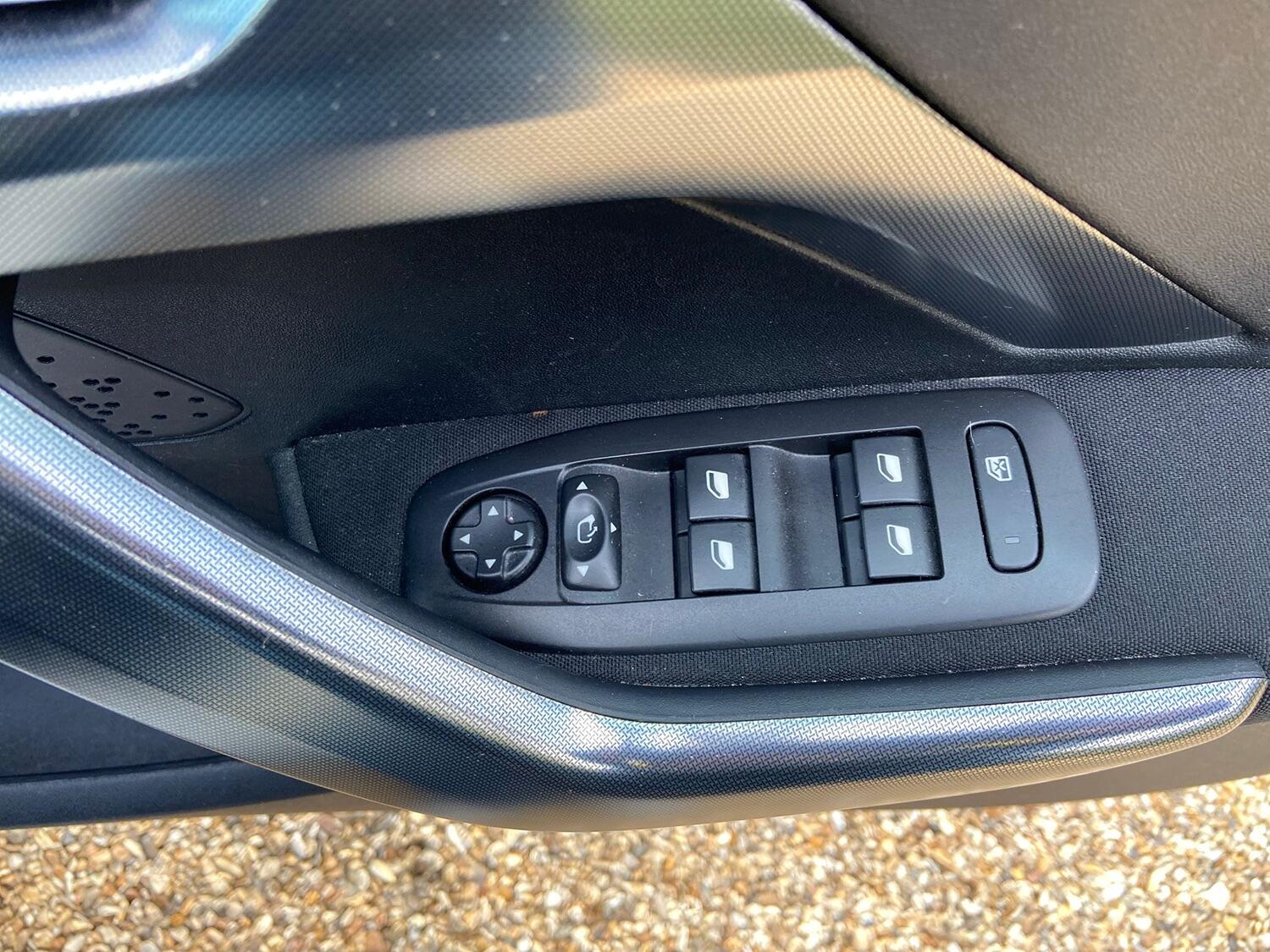 Used Peugeot 2008 2018 for sale - 76134028: Photo 32
