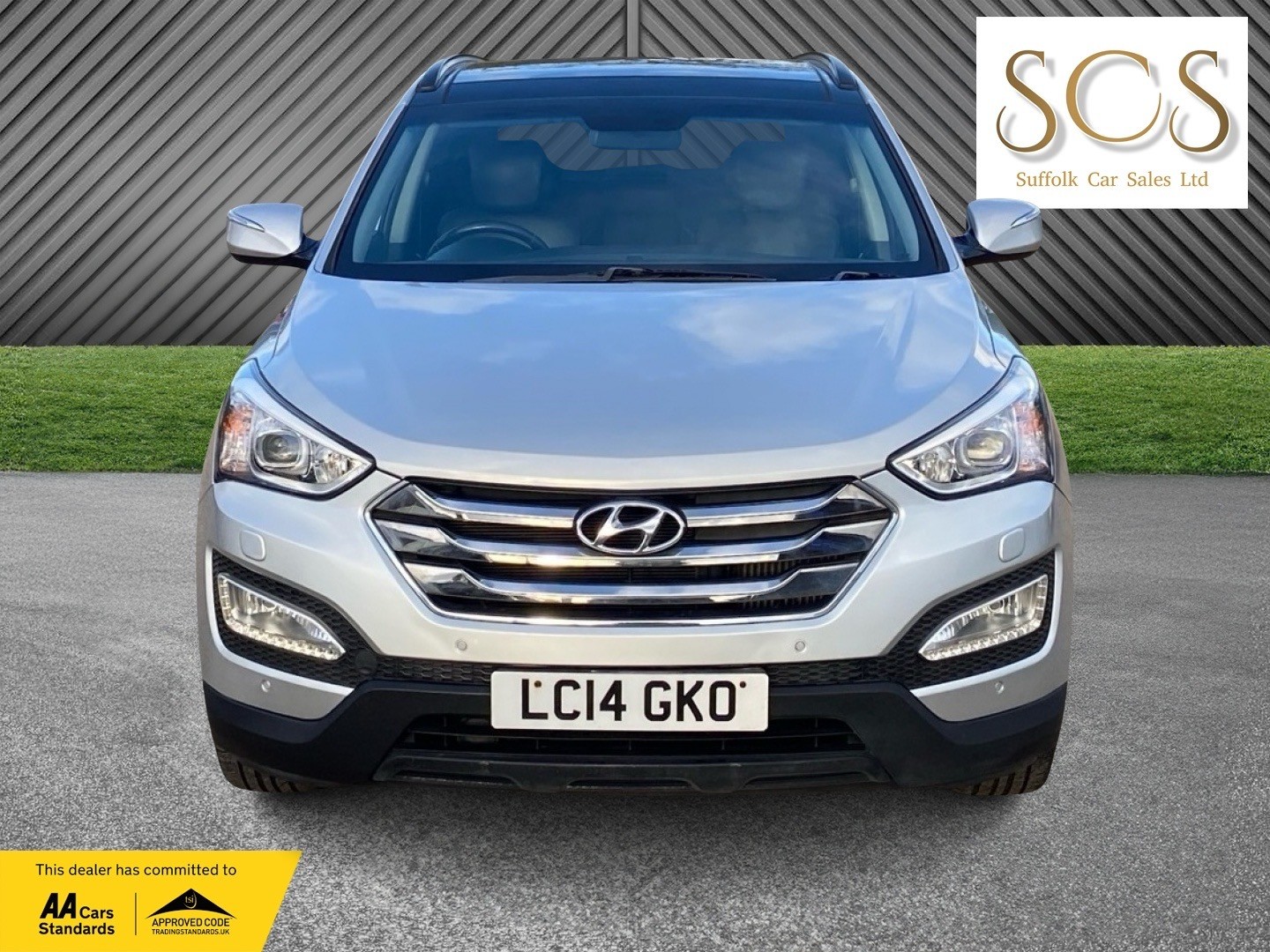 Used Hyundai Santa Fe 2014 for sale - 78031720: Photo 2