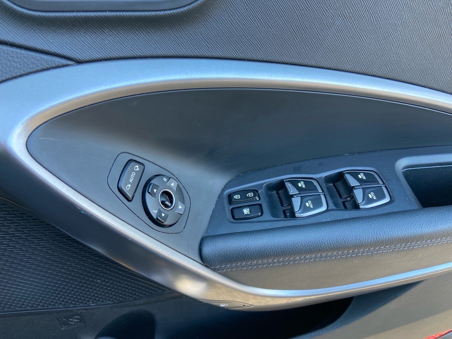 Used Hyundai Santa Fe 2014 for sale - 78031720: Photo 24