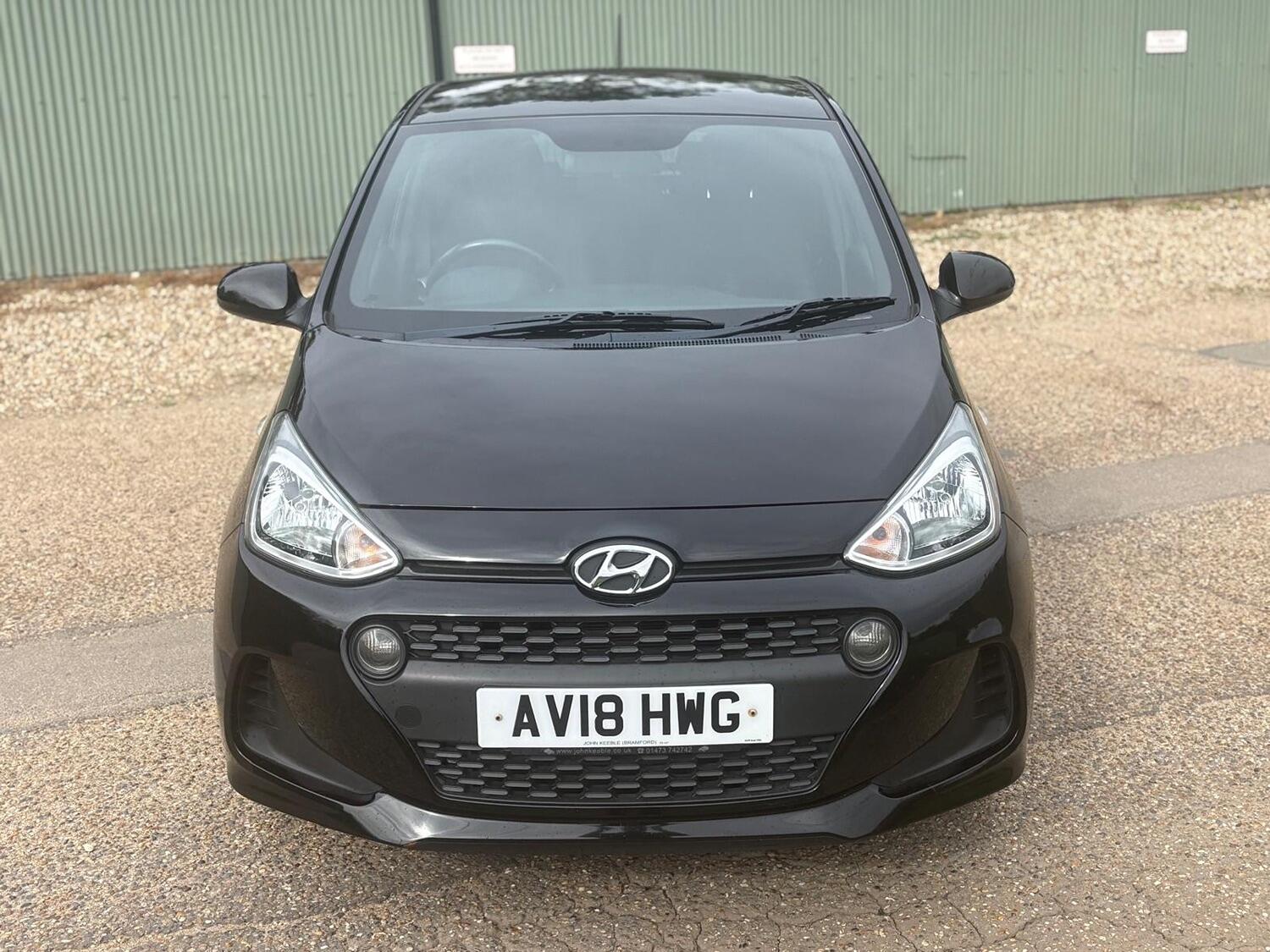 Used Hyundai i10 2018 for sale - 76198305: Photo 2