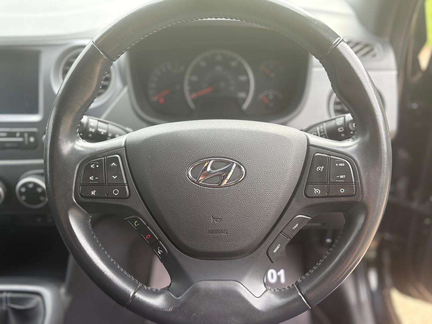 Used Hyundai i10 2018 for sale - 76198305: Photo 27