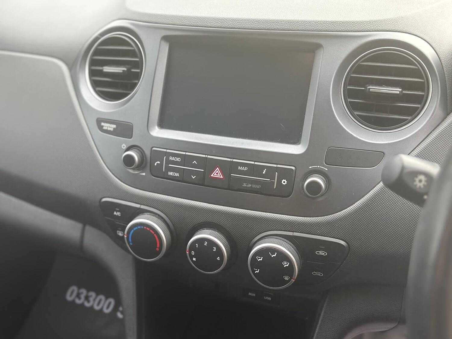 Used Hyundai i10 2018 for sale - 76198305: Photo 29
