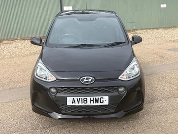 Used Hyundai i10 2018 for sale - 76198305: Photo 2