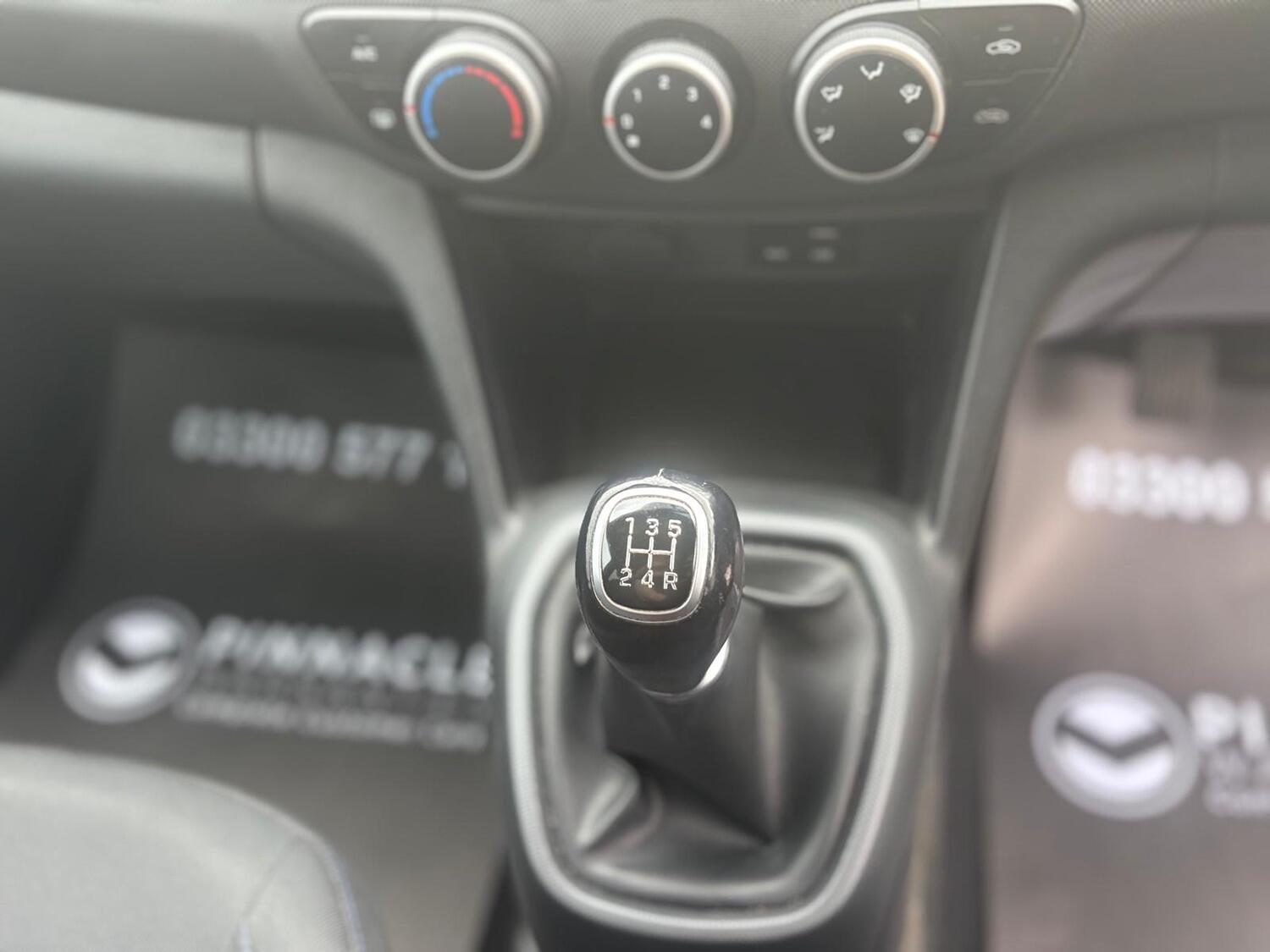 Used Hyundai i10 2018 for sale - 76198305: Photo 30