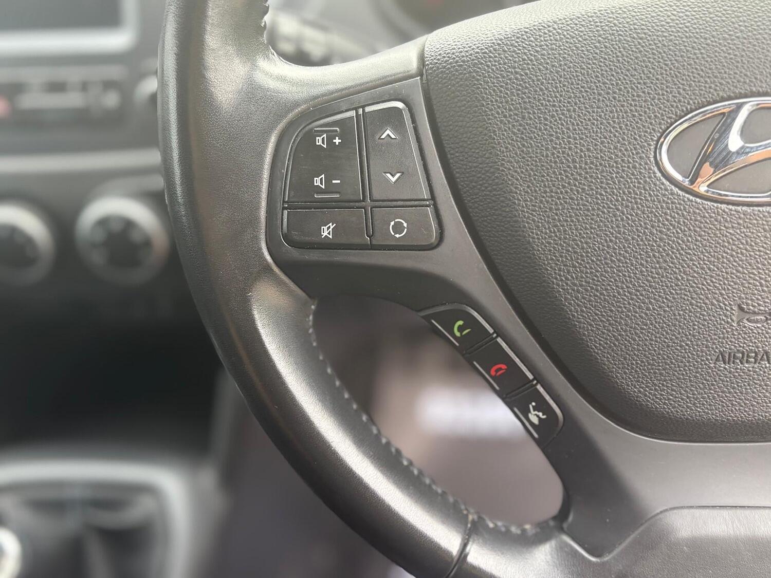 Used Hyundai i10 2018 for sale - 76198305: Photo 31