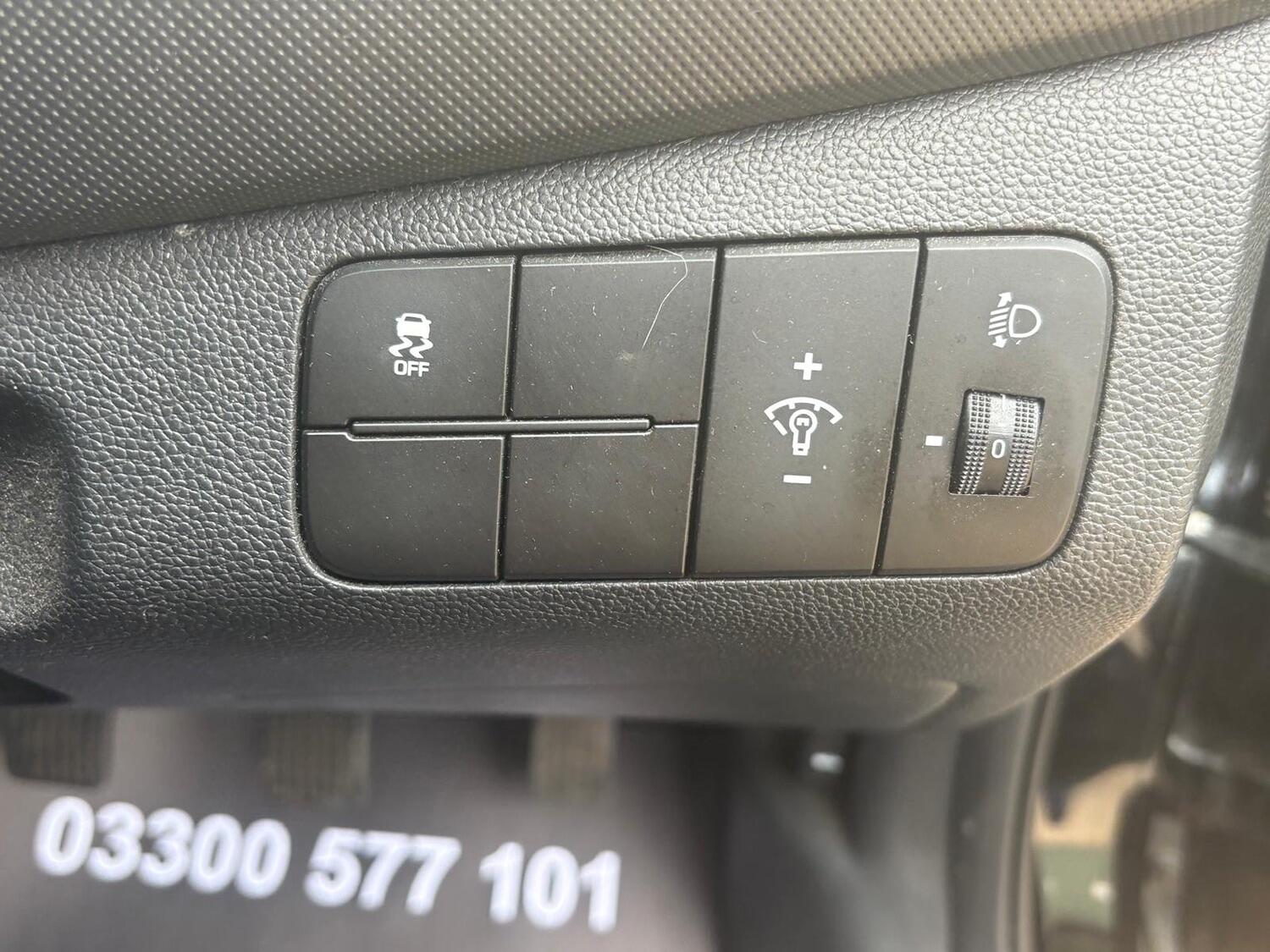 Used Hyundai i10 2018 for sale - 76198305: Photo 35