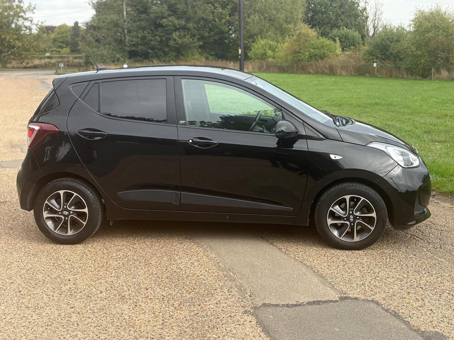 Used Hyundai i10 2018 for sale - 76198305: Photo 4