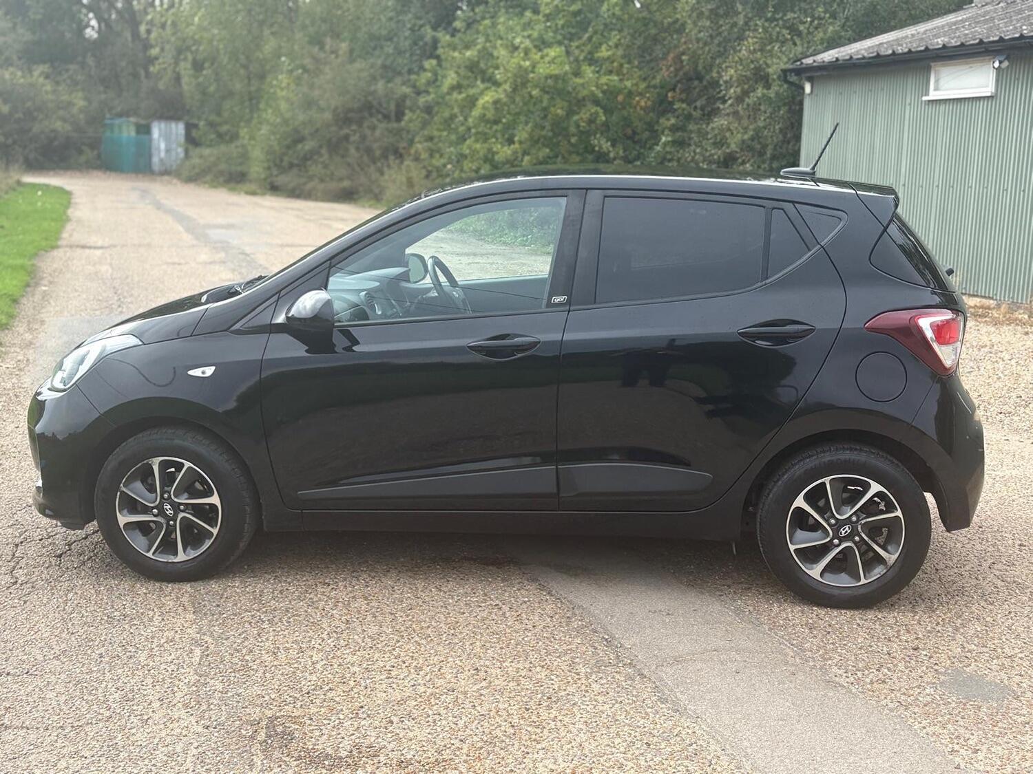 Used Hyundai i10 2018 for sale - 76198305: Photo 8