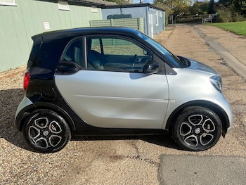 Used smart fortwo 2017 for sale - 76863845: Photo