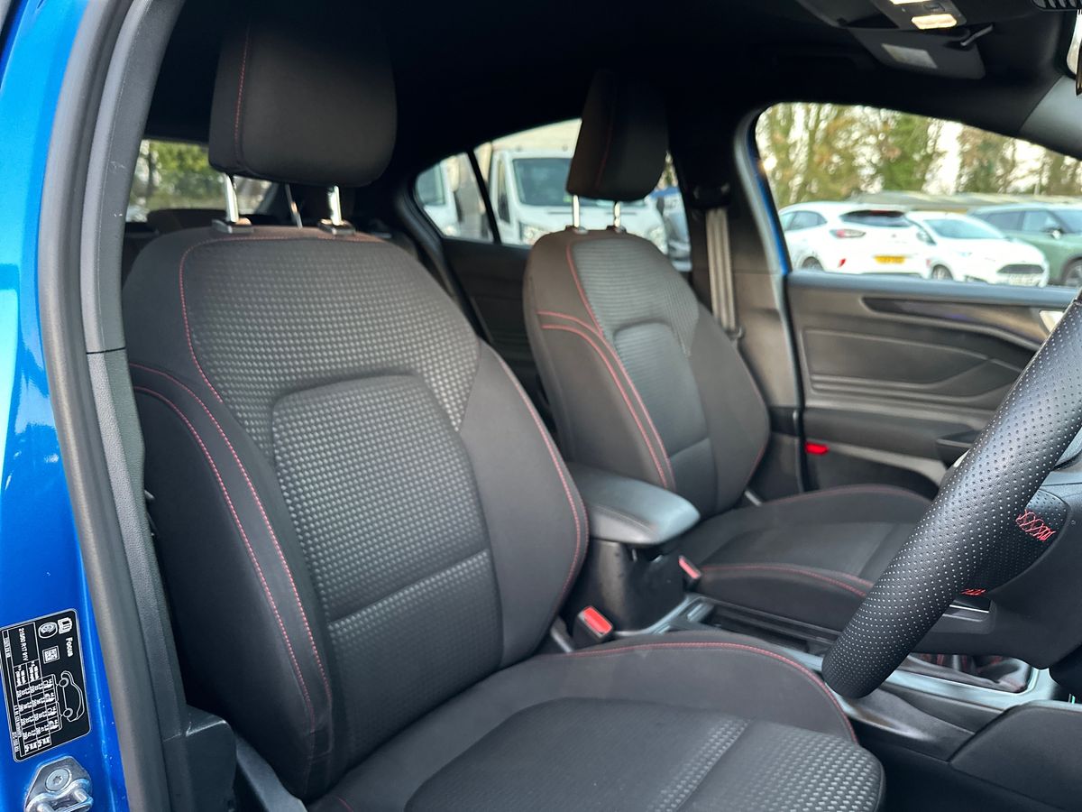 Used Ford Focus 2023 for sale - 76901273: Photo 12