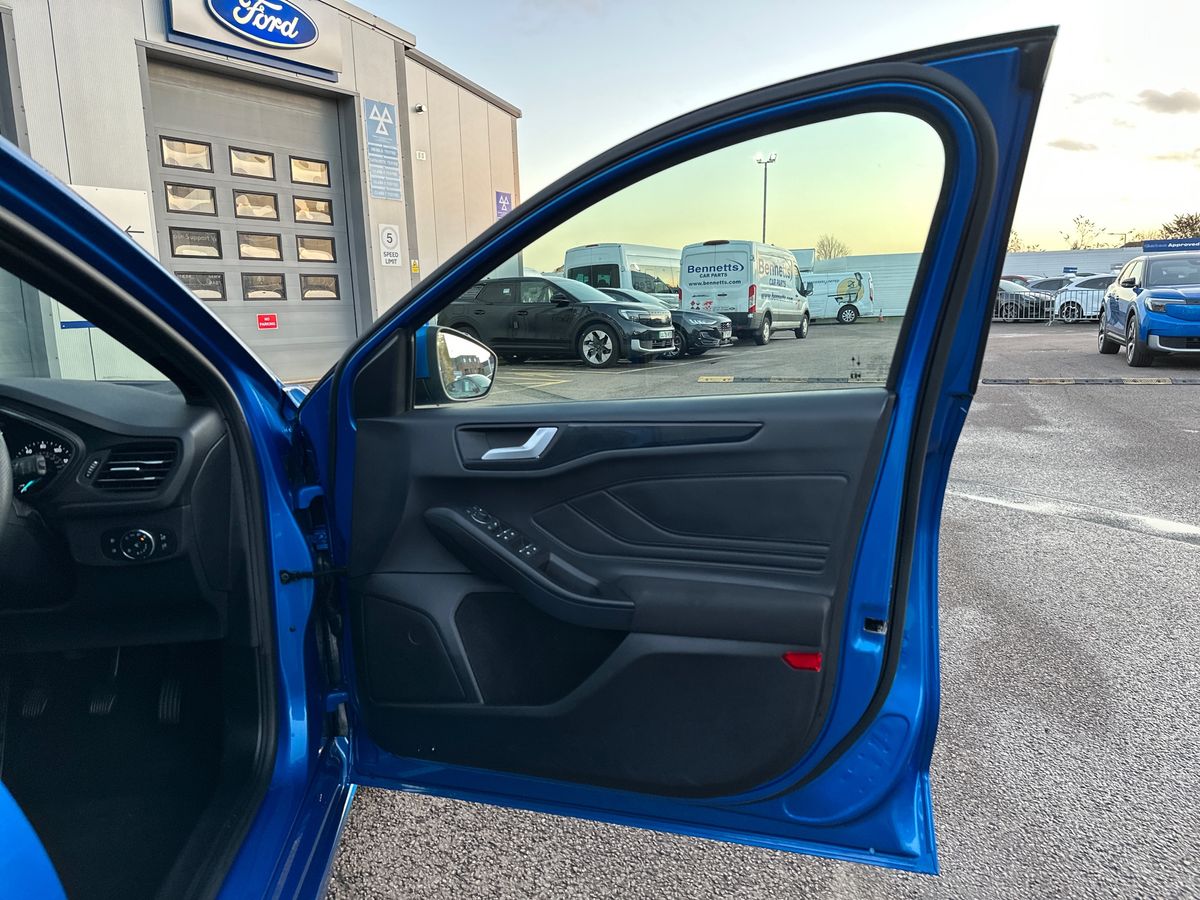 Used Ford Focus 2023 for sale - 76901273: Photo 35