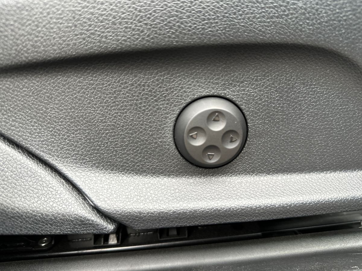 Used Mercedes-Benz GLC 2021 for sale - 76493896: Photo 30