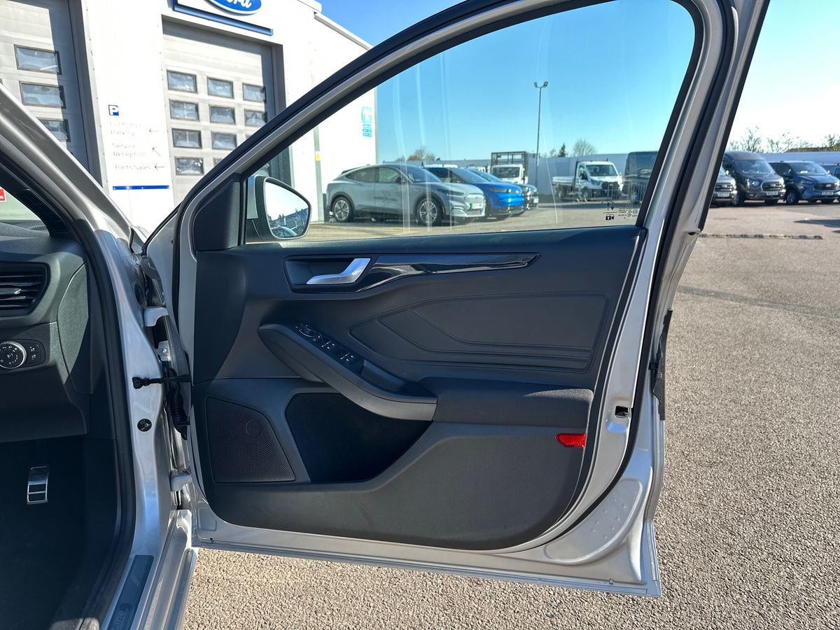 Used Ford Focus 2025 for sale - 76130482: Photo 35