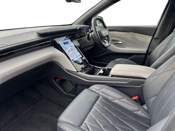Used Ford Explorer 2024 for sale - 76180128: Photo 11