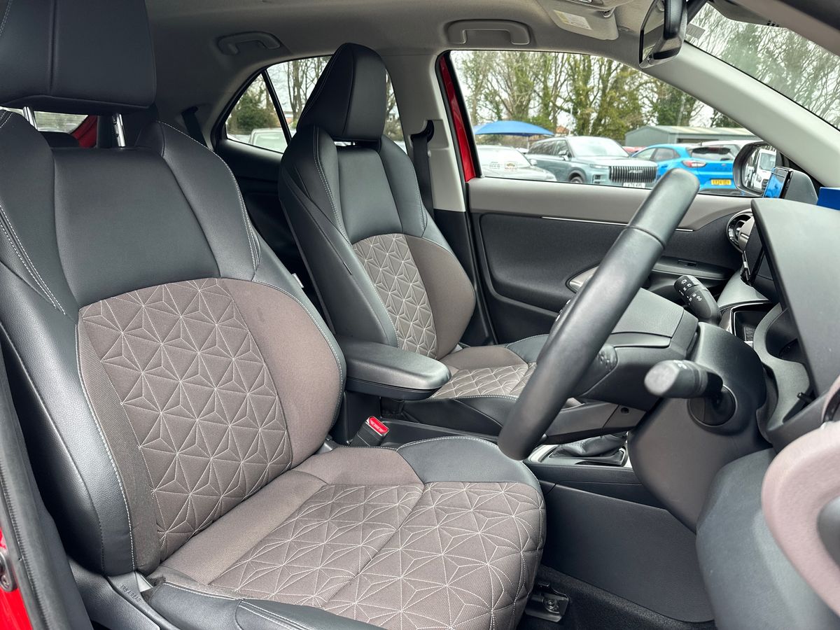 Used Toyota Yaris Cross 2023 for sale - 77678758: Photo 12